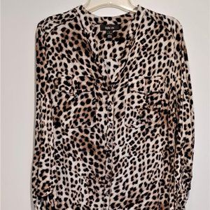 Style & Co leopard print v-neck top size S